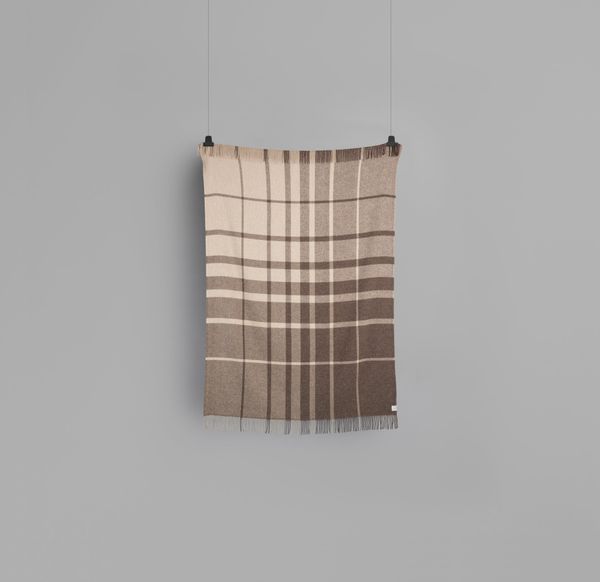 Hovedbilde Filos - Brun frynsepledd